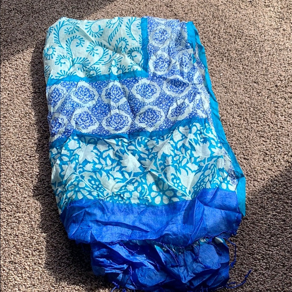 blue scarf
